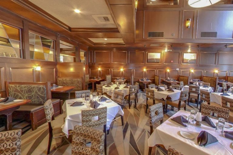mccormick and schmicks philadelphia pa interior 7 768x512