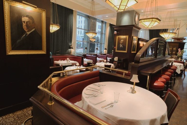 the capital grille chicago il interior 1 768x512