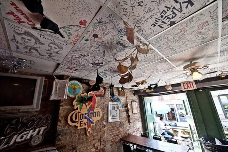 jeremys ale house new york ny interior 2 768x512