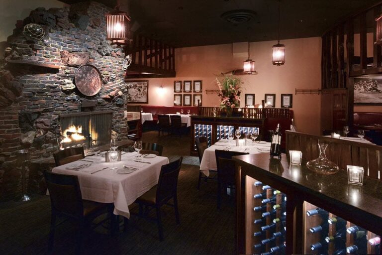 ringside steakhouse portland or interior 1 768x512