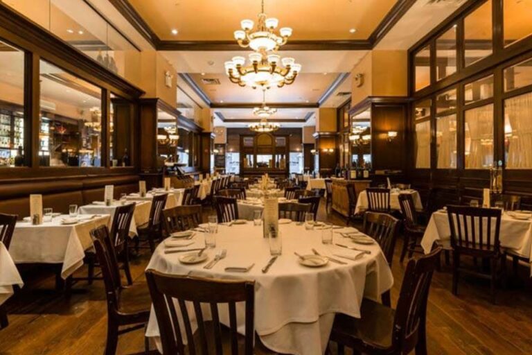 bobby vans steakhouse 50th new york ny interior 3 768x512