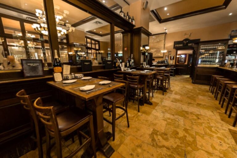 bobby vans steakhouse 50th new york ny interior 8 768x512