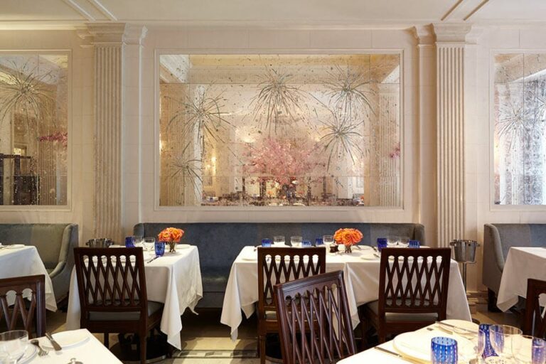 majorelle restaurant upper east side new york interior 3 768x512