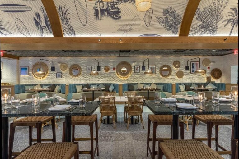 lionfish modern coastal cuisine delray beach fl interior 5 768x512