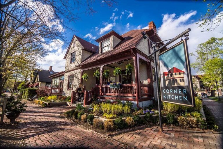 corner kitchen asheville nc exterior 1 768x512