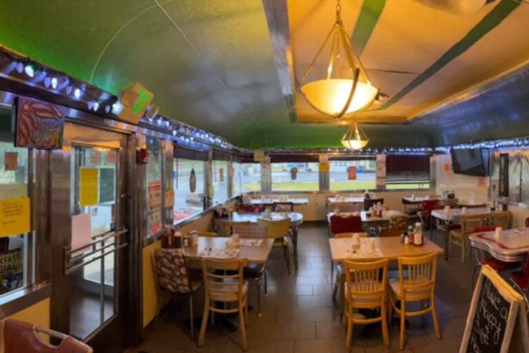 daphnes diner robbinsville nj interior 3 768x512