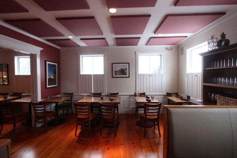 keepers restaurant nantucket ma interior 8 768x512