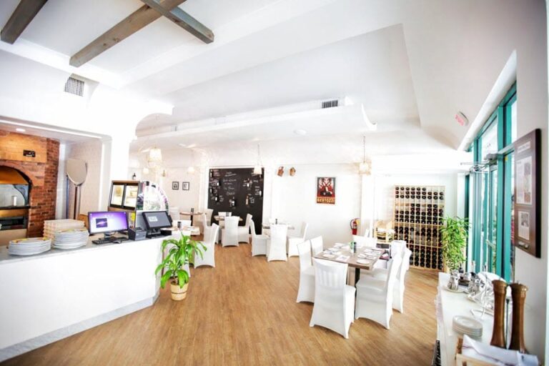 molto trattoria naples fl interior 1 768x512