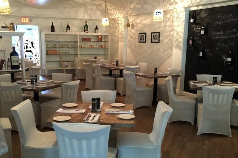 molto trattoria naples fl interior 6 768x512