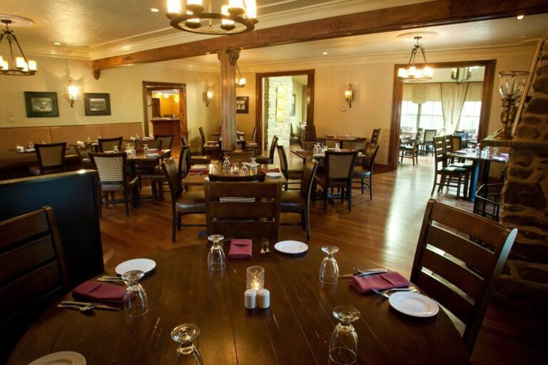 the frogtown chophouse cresco pa interior 2 768x512
