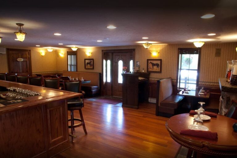 the frogtown chophouse cresco pa interior 5 768x512
