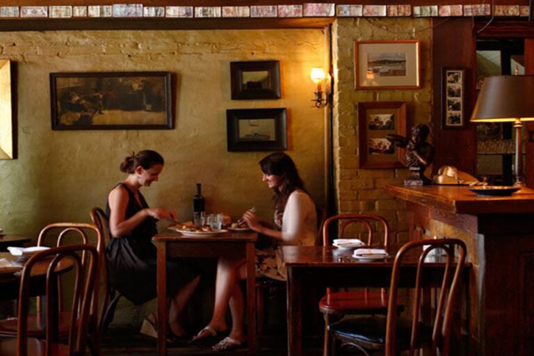mr martinos trattoria philadelphia pa interior 1 768x512