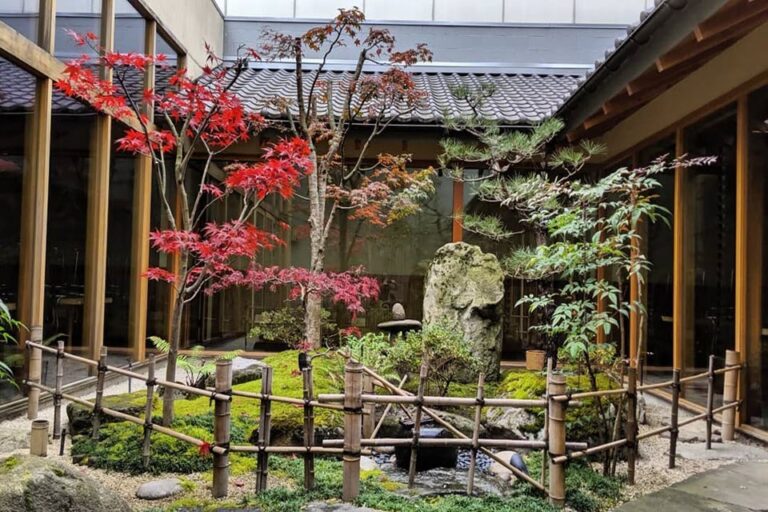 momiji seattle wa outside 1 768x512