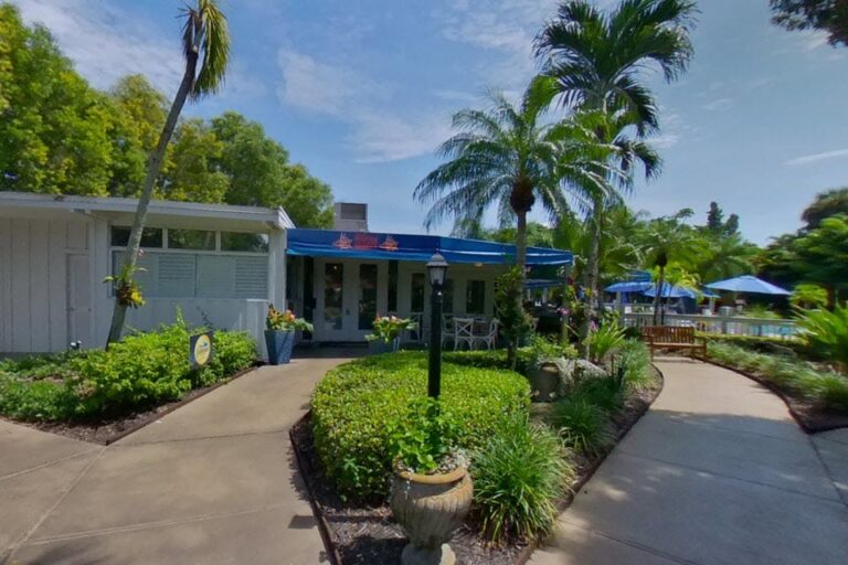 hogfish harrys naples fl exterior 3 768x512