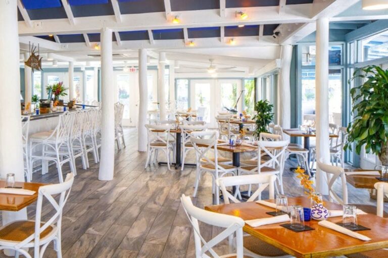 hogfish harrys naples fl interior 1 768x512