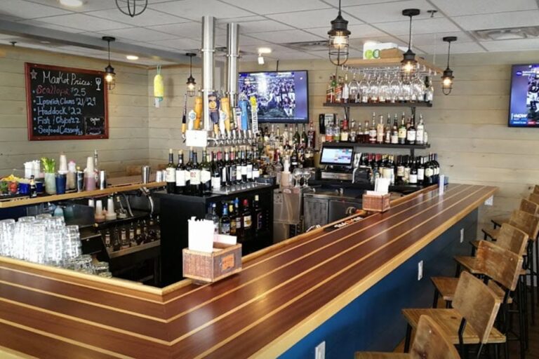 the landing restaurant marblehead ma interior 6 768x512