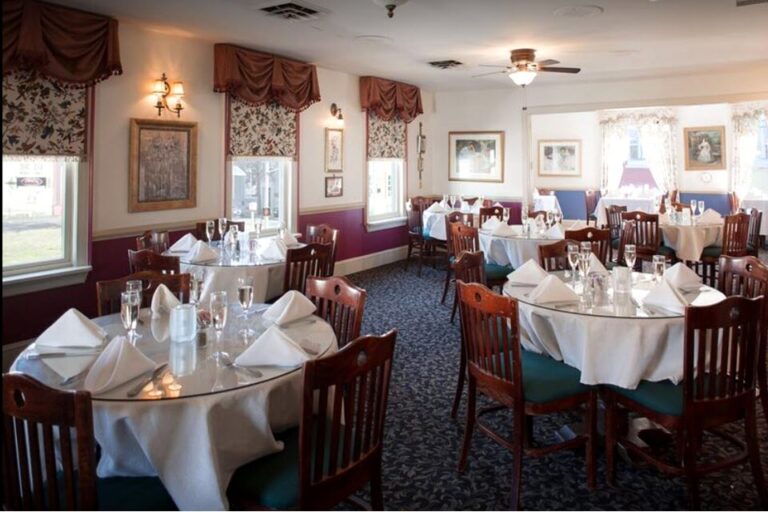 robins nest restaurant mount holly nj interior 1 768x512