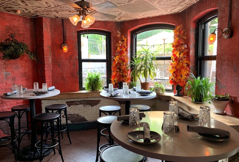 Buttermilk & Bourbon Virtual Restaurant Concierge