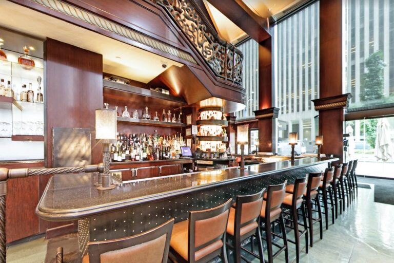 del friscos double eagle steakhouse new york ny interior 1 768x512