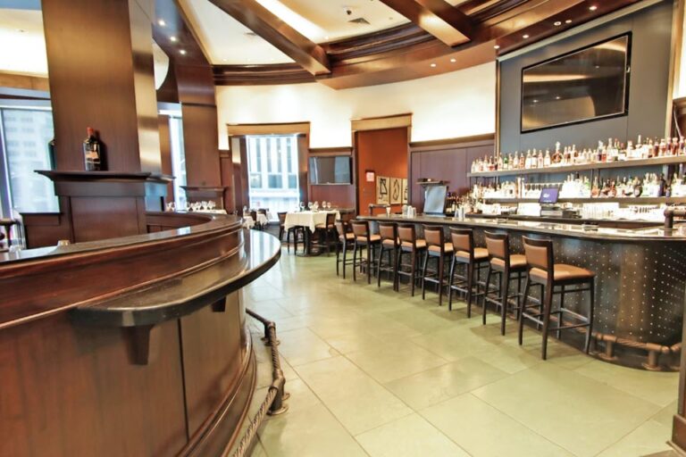 del friscos double eagle steakhouse new york ny interior 13 768x512