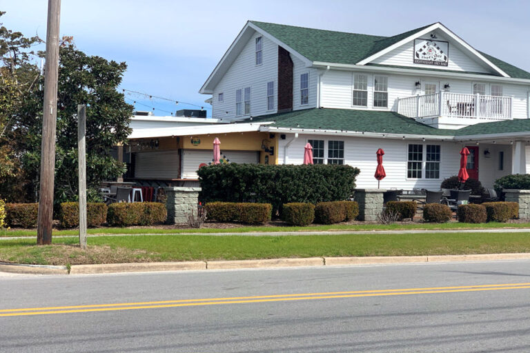 floyds 1921 restaurant morehead city nc exterior 3 768x512