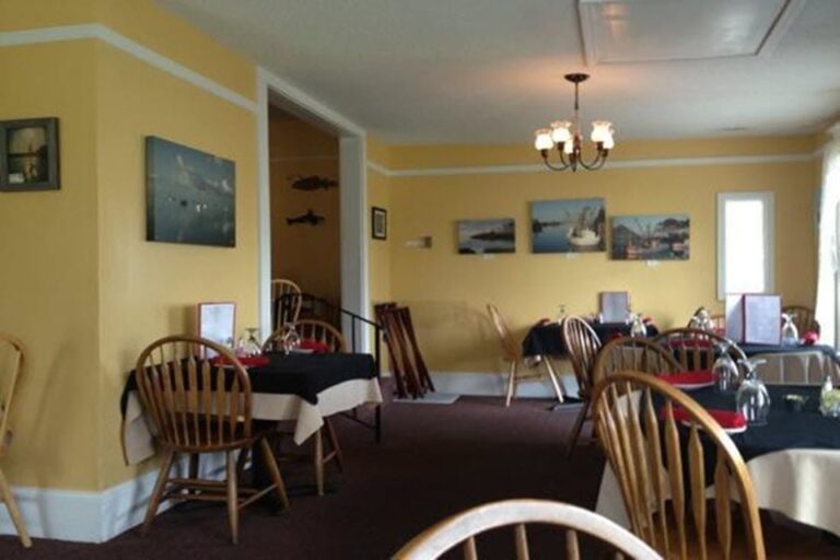 floyds 1921 restaurant morehead city nc interior 2 768x512