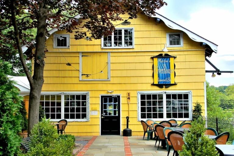 martines riverhouse restaurant new hope pa exterior 1 768x512