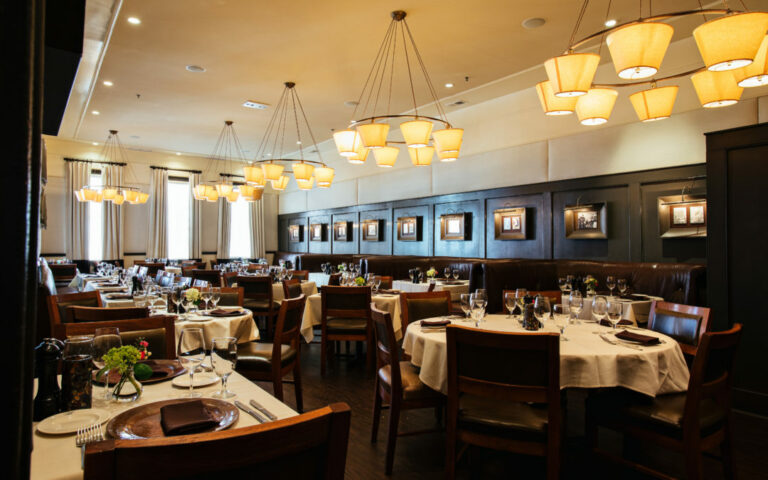 halls chophouse charleston sc interior 1 768x480