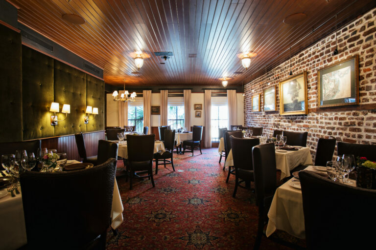 halls chophouse charleston sc interior 5 768x512