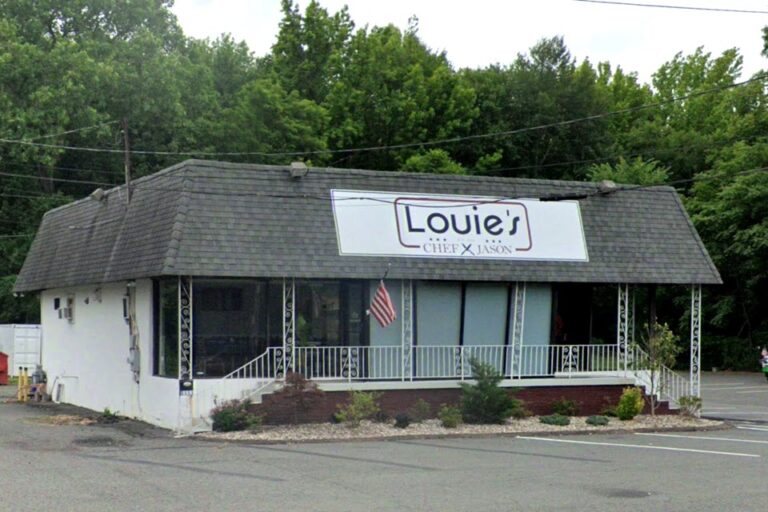 louies by chef jason robbinsonville nj exterior 1 768x512