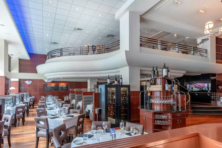 the oceanaire seafood room indianapolis in interior 1 768x512