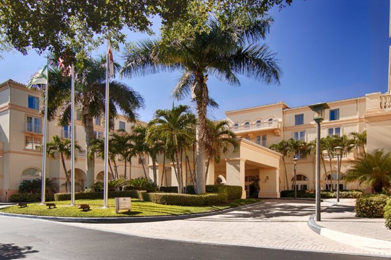 shulas steak house naples fl exterior 1 768x512