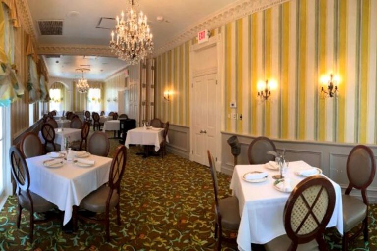 commanders palace new orleans la interior 2 768x512