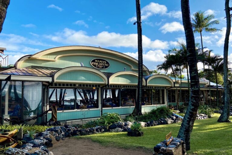 mamas fish house restaurant paia hi exterior 5 768x512