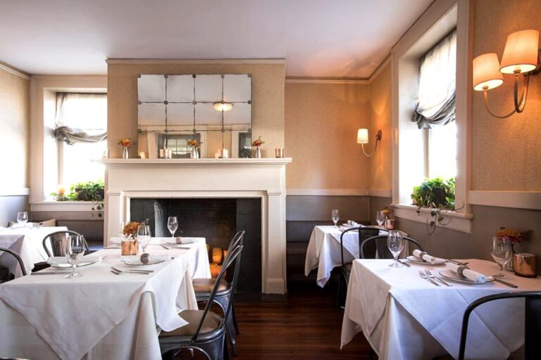 the restaurant at zero george charleston sc interior 1 768x512