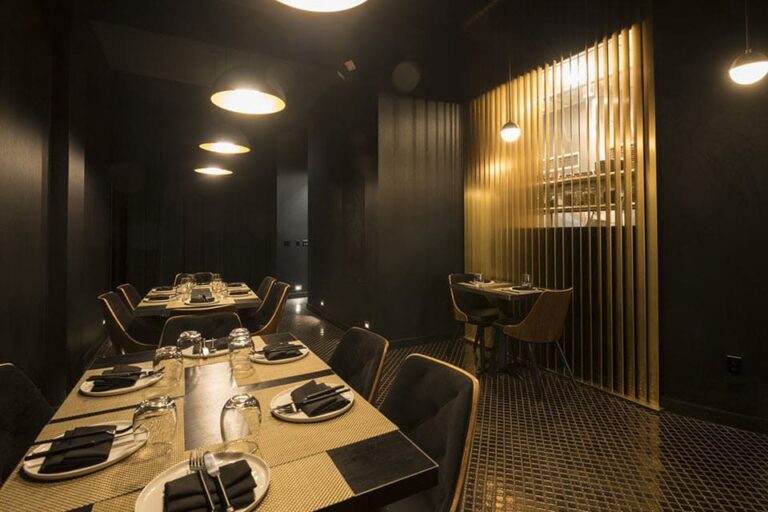 aroqa chelsea new york ny interior 7 768x512