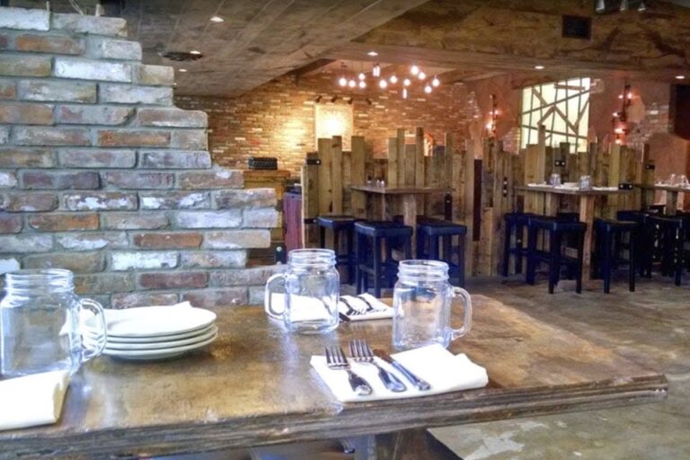 zesti restaurant hartland wi interior 7 768x512