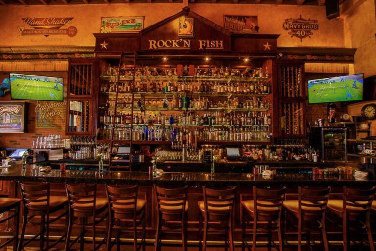rockn fish restaurant manhattan beach ca interior 5 768x512