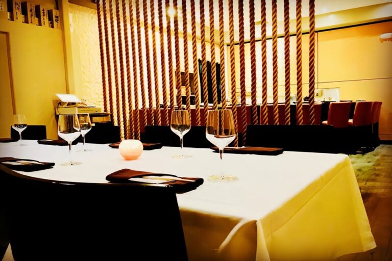 hana re sushi costa mesa ca interior 4 768x512