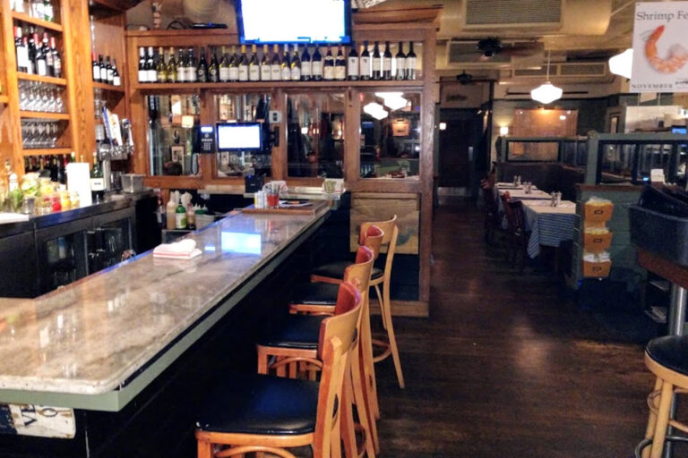 turners seafood grill and market melrose ma interior 3 1 768x512