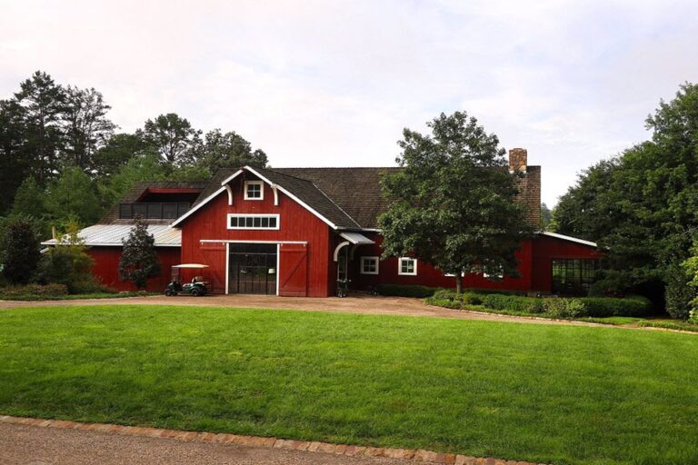 the barn at blackberry farm walland tn exterior 1 768x512