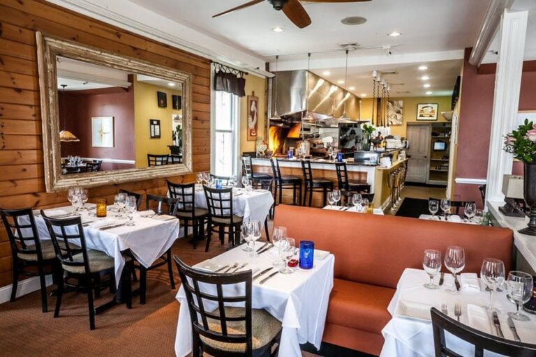matts red rooster flemington nj interior 1 768x512