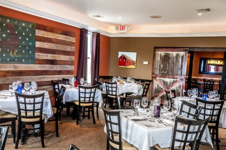 matts red rooster flemington nj interior 4 768x512