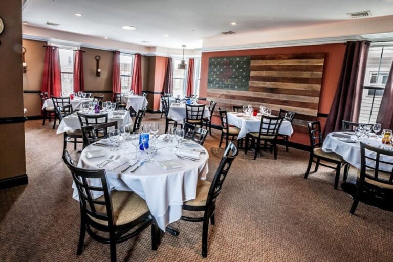 matts red rooster flemington nj interior 5 768x512