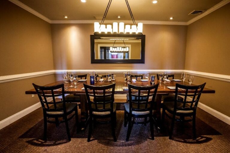matts red rooster flemington nj interior 7 768x512