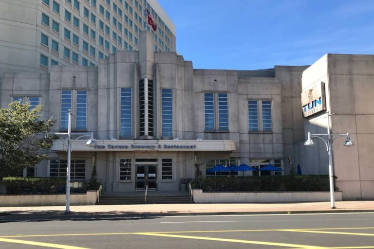 tun tavern atlantic city nj exterior 2 768x512