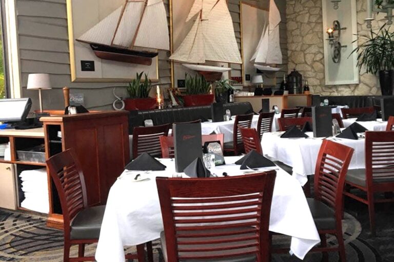 bob heilmans beachcomber restaurant clearwater beach fl interior 3 768x512