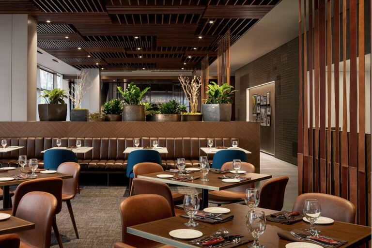 daniels broiler downtown seattle wa interior 1 768x512
