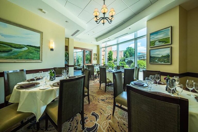 halls chophouse greenville sc interior 6 768x512