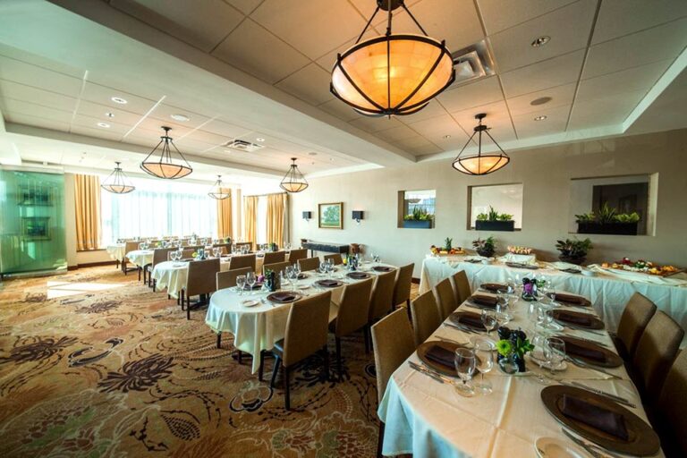 halls chophouse greenville sc interior 8 768x512